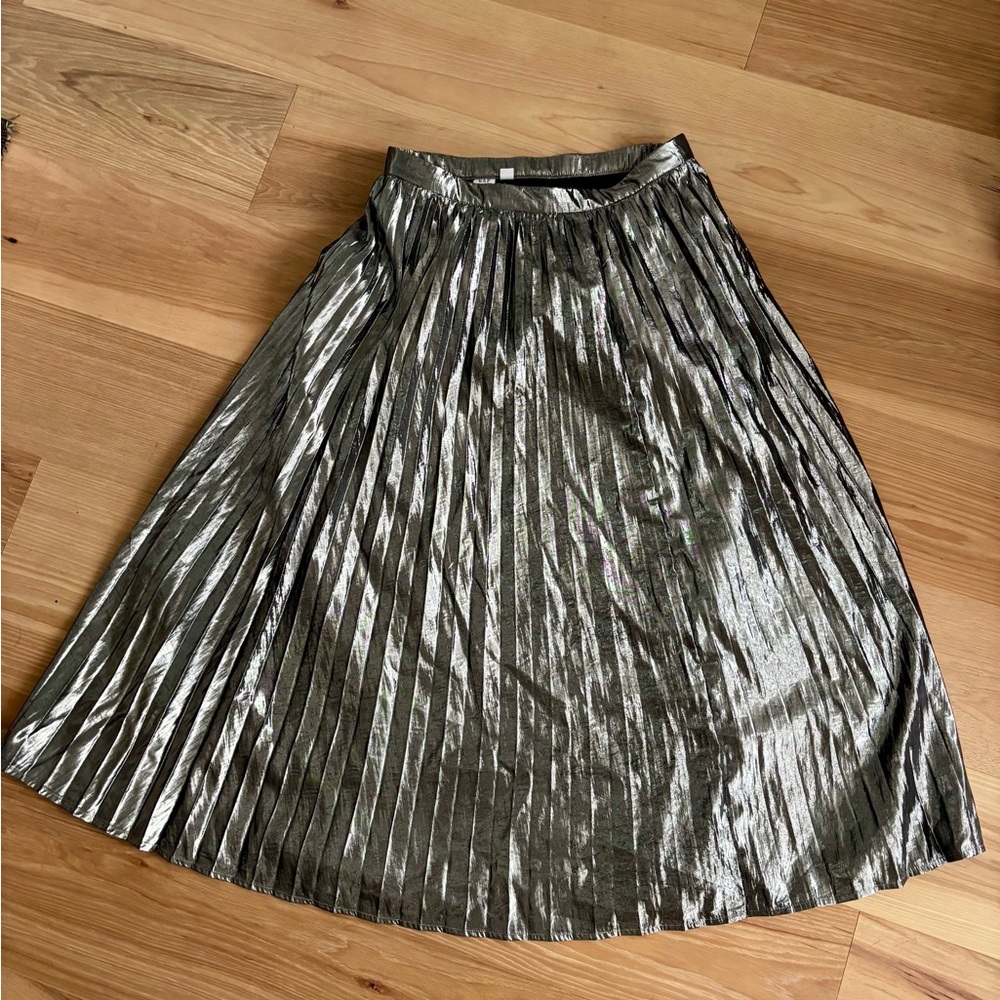 GAP Shiny Silver Skirt